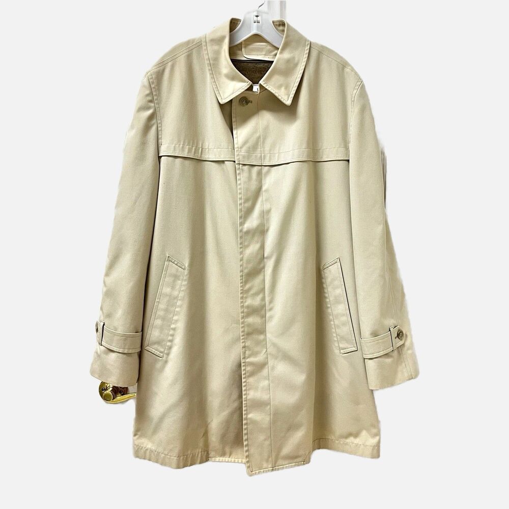 London Fog Maincoat Trench Coat Tan W/ Zip Liner Size 46 Reg. EUC